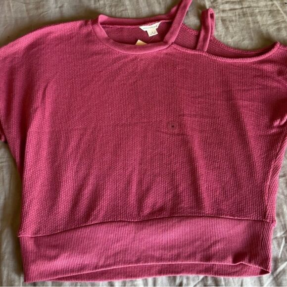 ❄️ Aeropostale LADIES TOP- Size med-NWTS - Picture 2 of 4